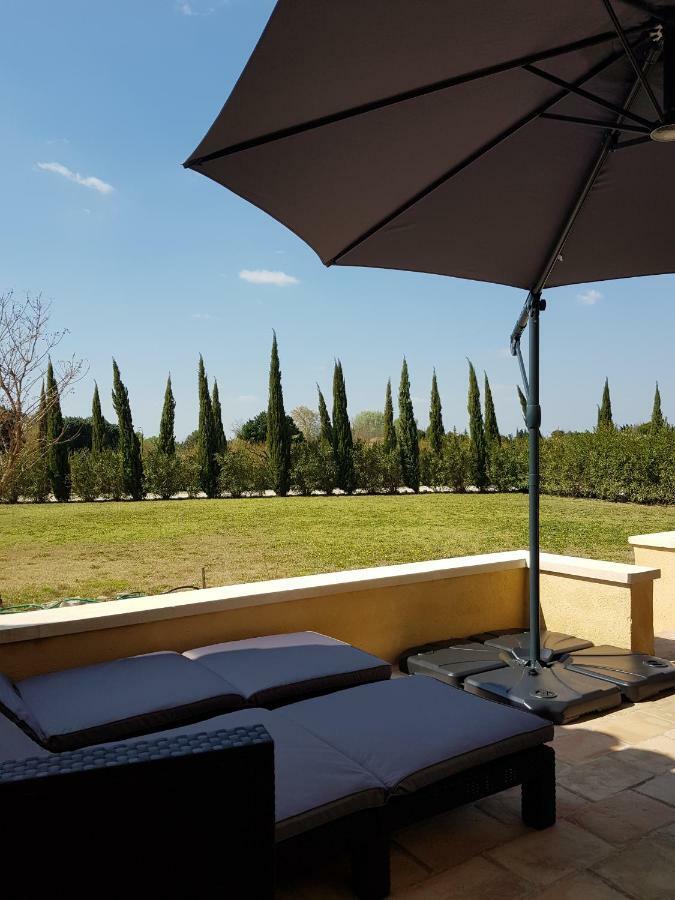 Mézoargues Le Mas Saint Jean מראה חיצוני תמונה