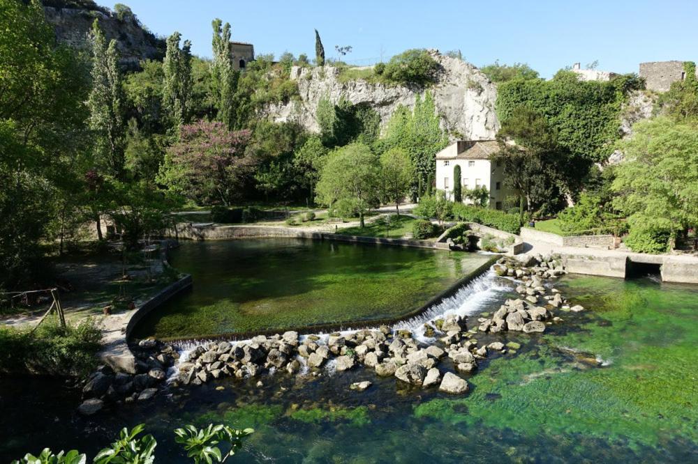 Mézoargues Le Mas Saint Jean מראה חיצוני תמונה